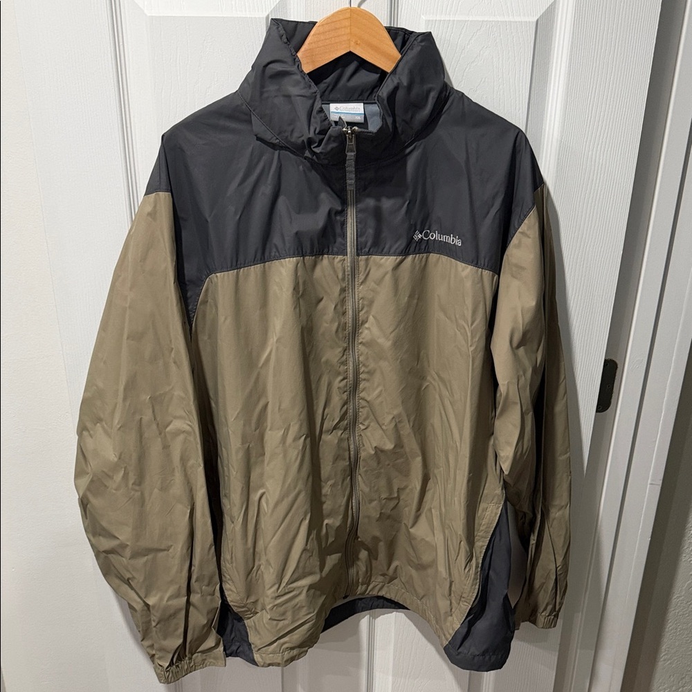 Columbia Two-Tone Black and Tan Jacket